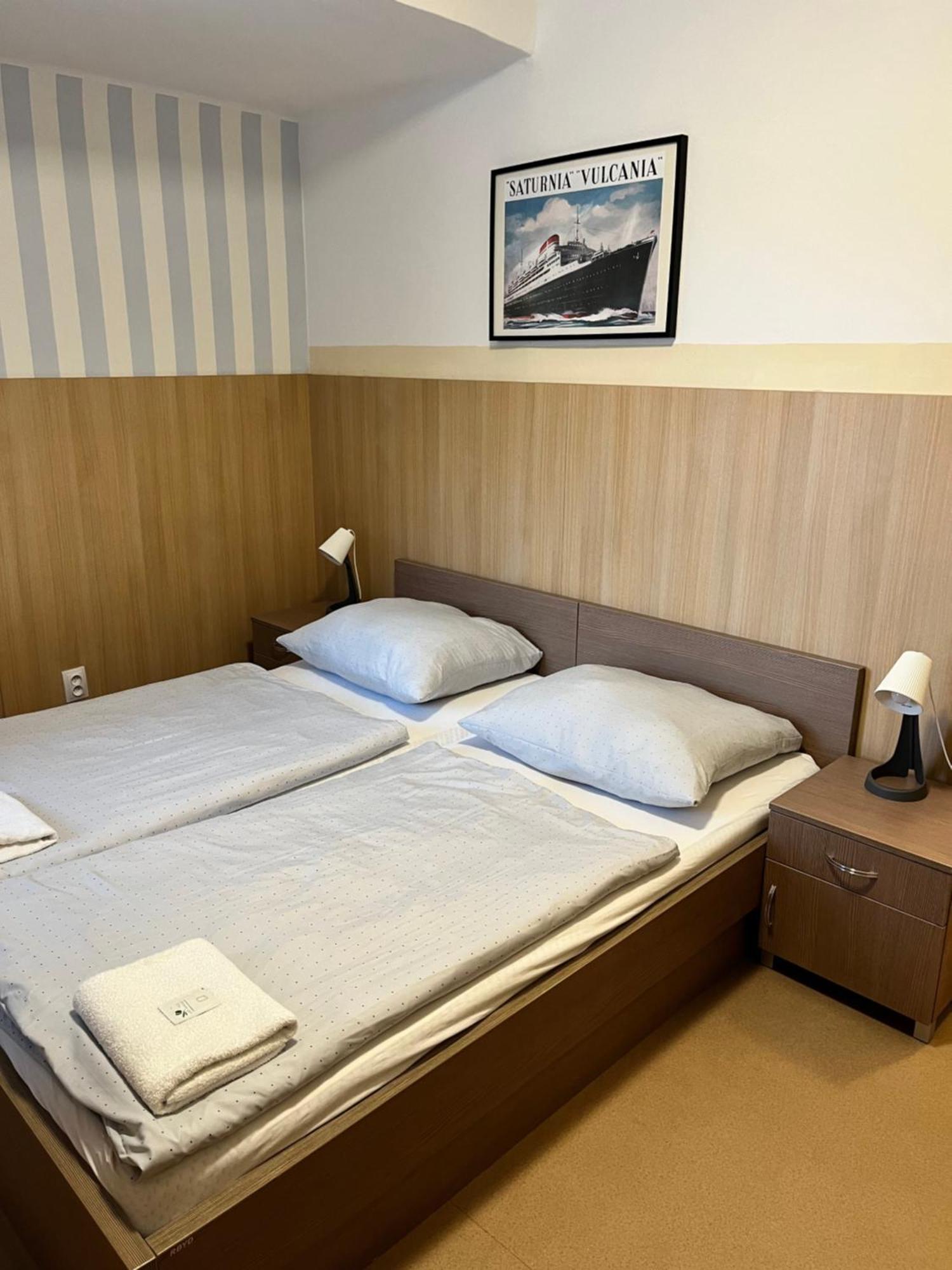 Hotel U Namornika プルゼニ エクステリア 写真